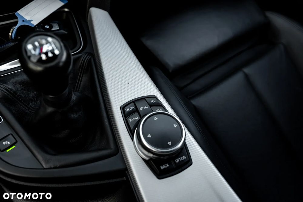 BMW Seria 3 320d xDrive M Sport - 35