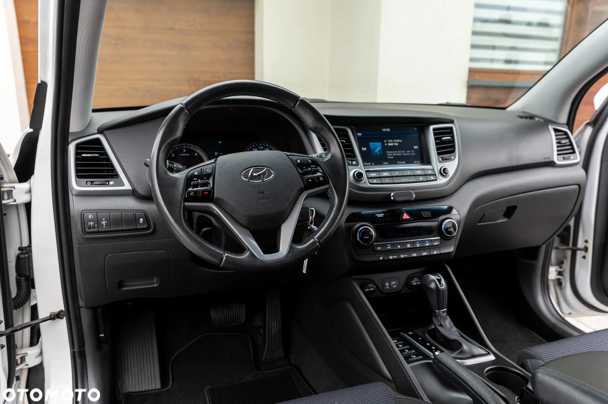 Hyundai Tucson blue 1.7 CRDi 2WD DCT Premium - 35