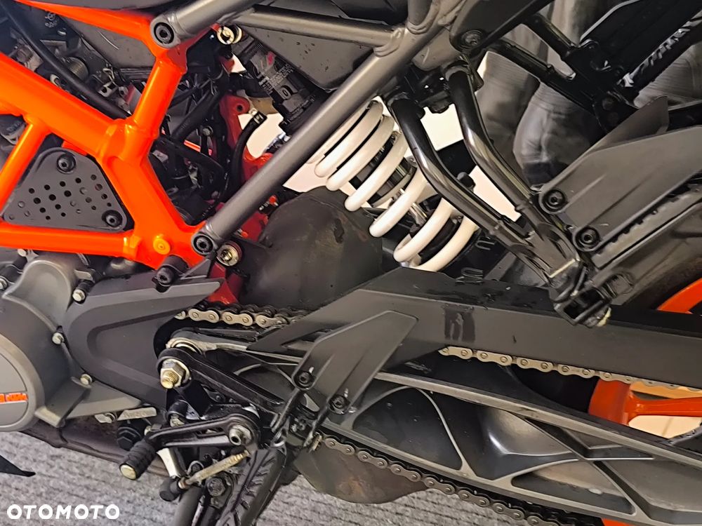KTM Duke 125 - 19