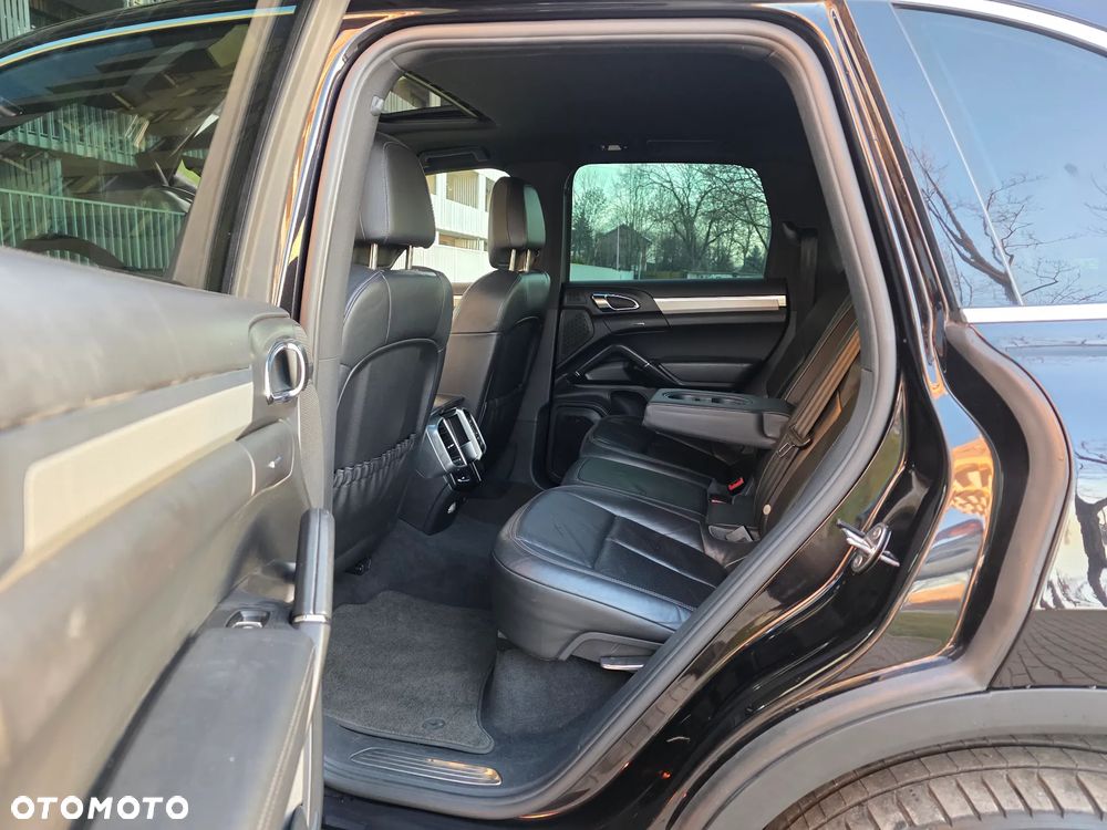Porsche Cayenne - 22