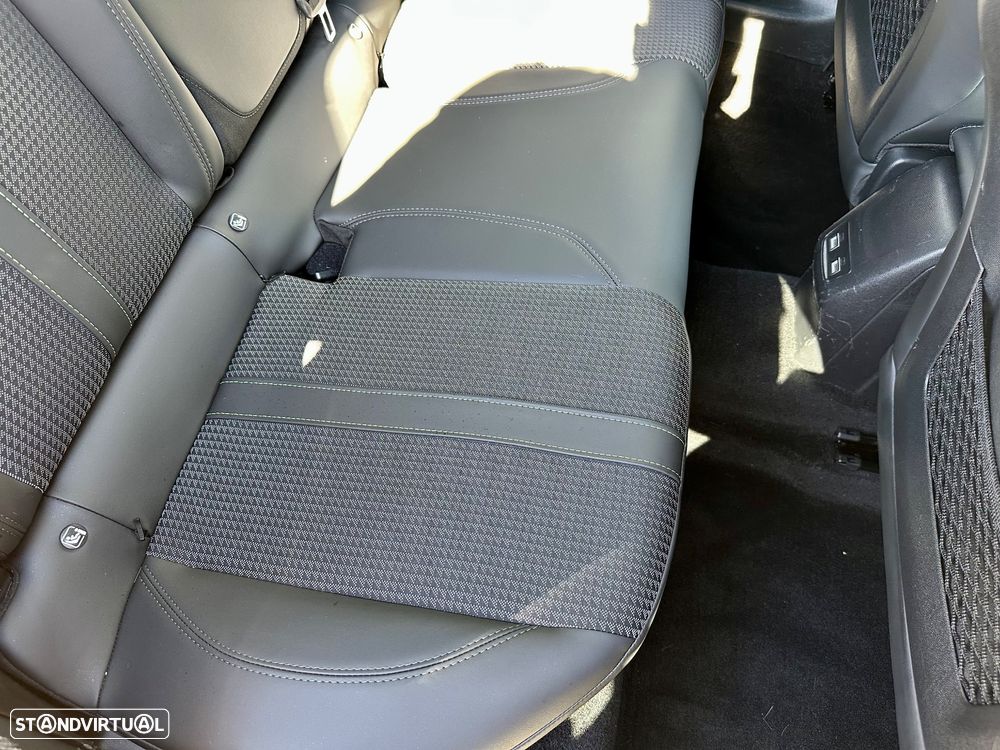 Peugeot 208 1.5 BlueHDi GT Line - 48