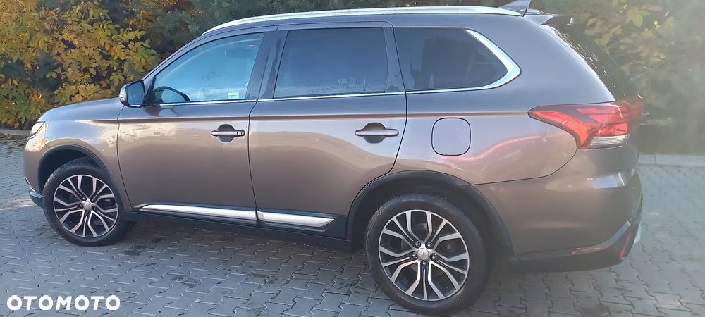 Mitsubishi Outlander 2017 photo 3