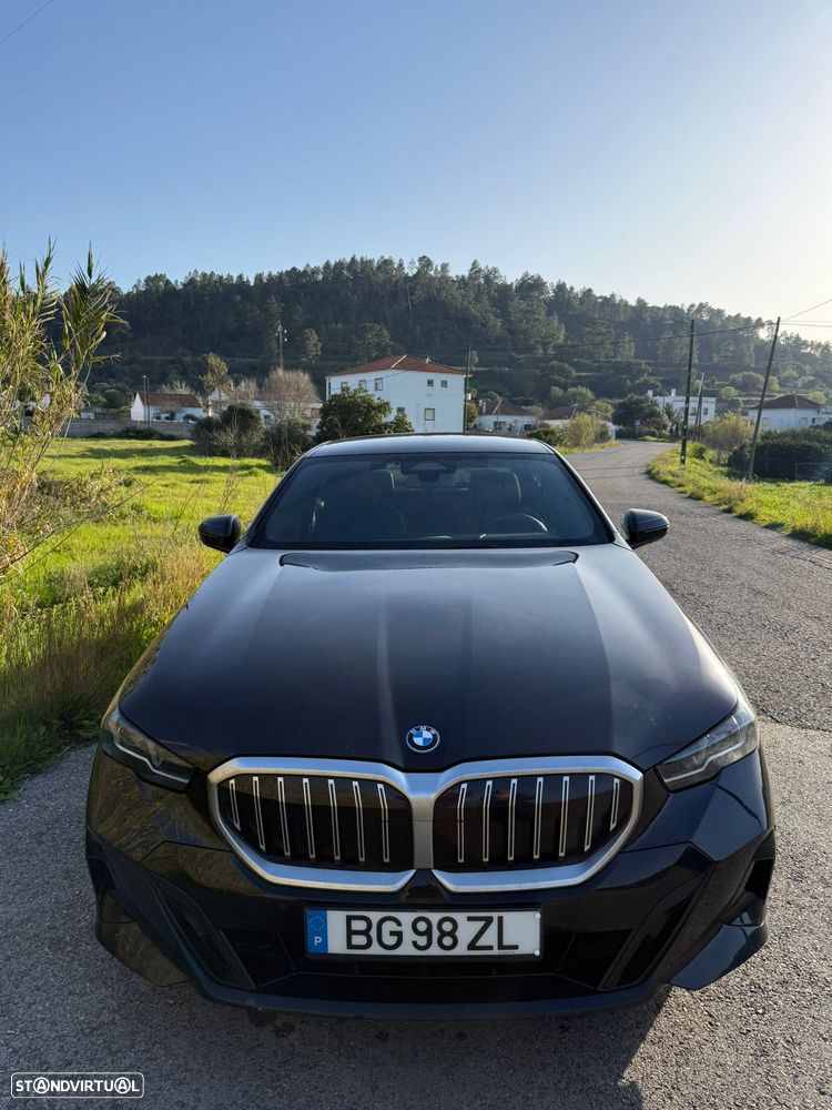 BMW 530 e Pack Desportivo M - 1