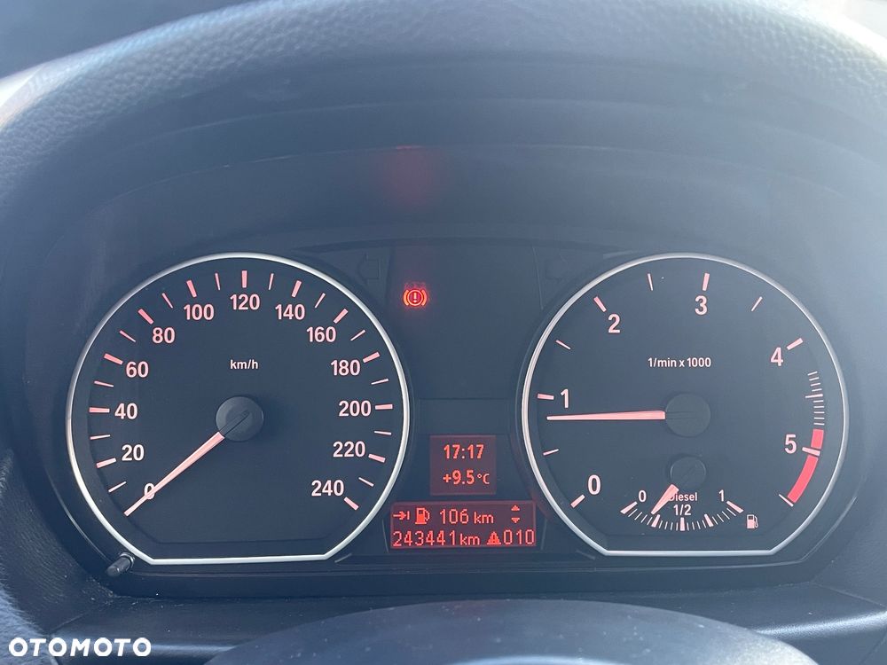 BMW Seria 1 118d DPF - 12