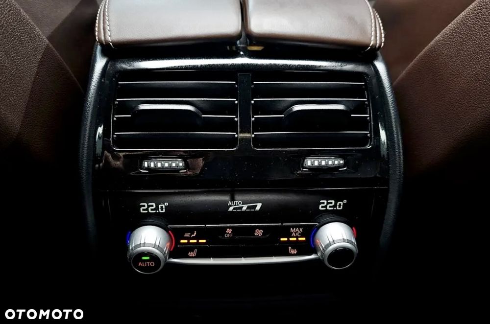 BMW Seria 5 530i xDrive M Sport Edition - 29