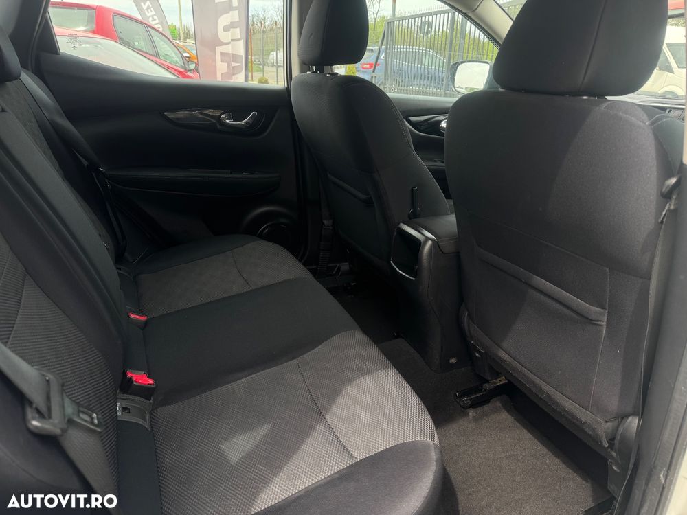 Nissan Qashqai 1.5 DCI N-Connecta - 12