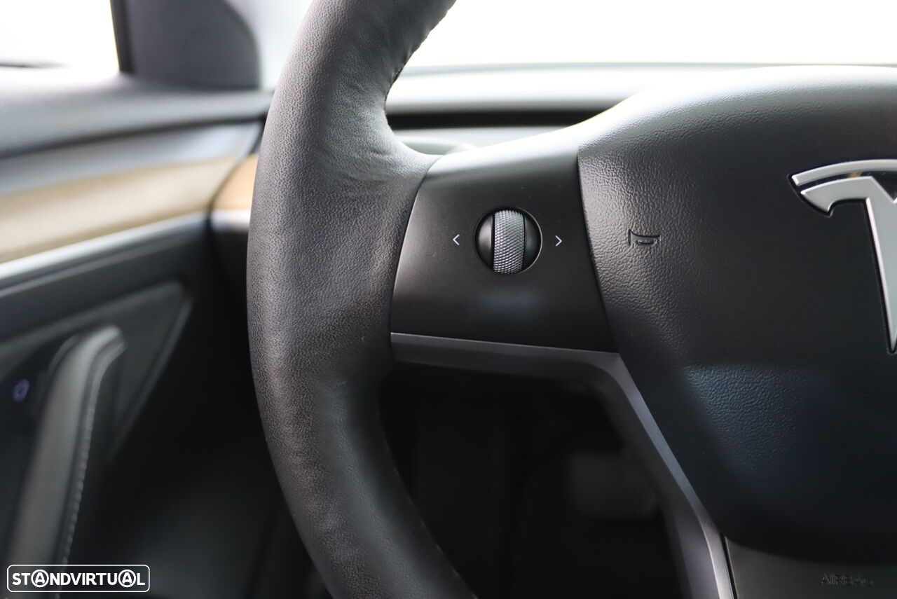 Tesla Model 3 - 12