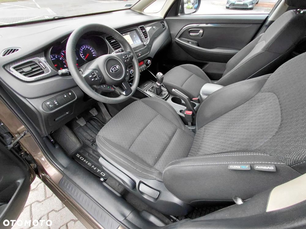 Kia Carens 1.6 GDI Business Line EU6 - 9