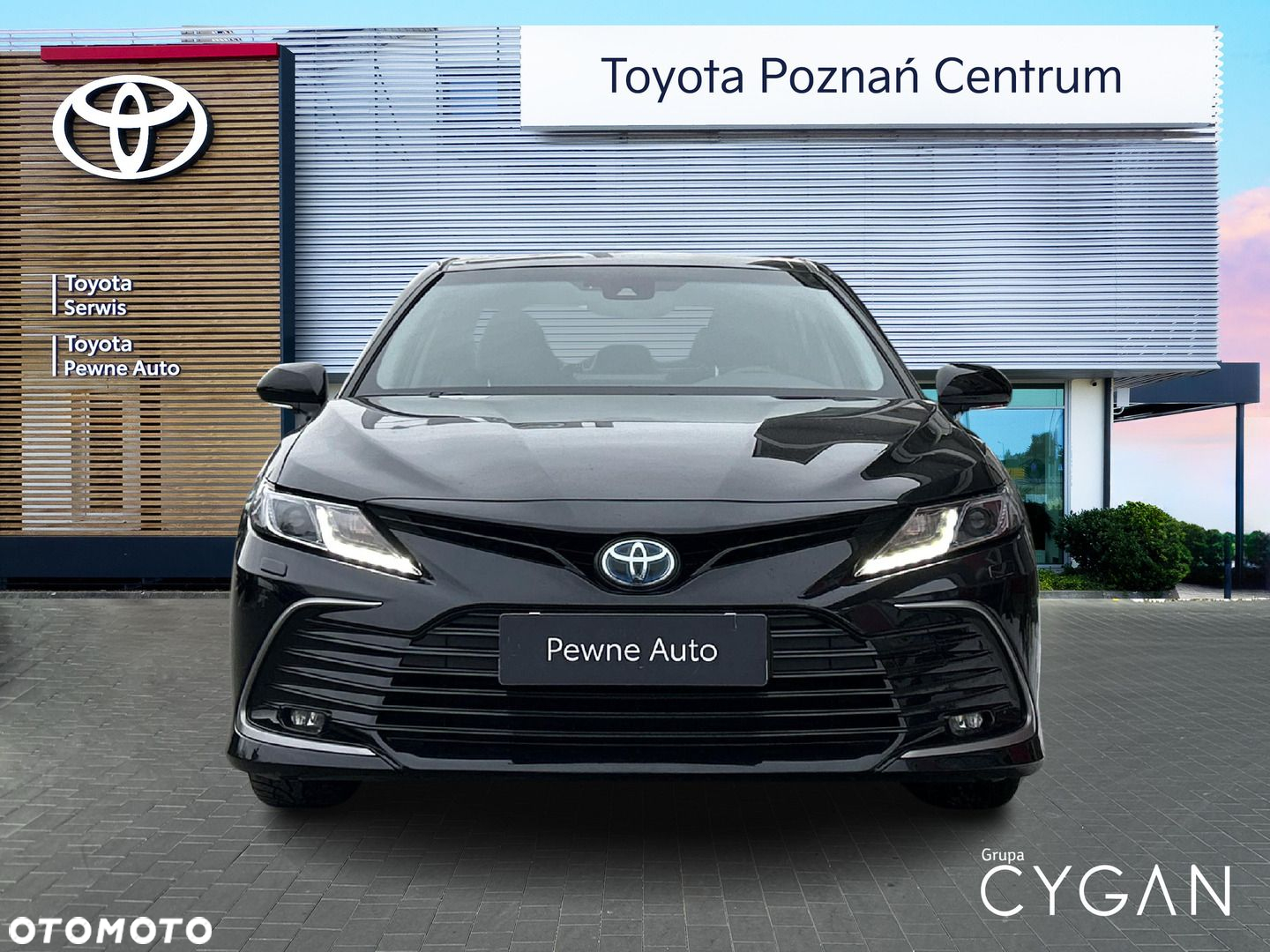 Toyota Camry - 8