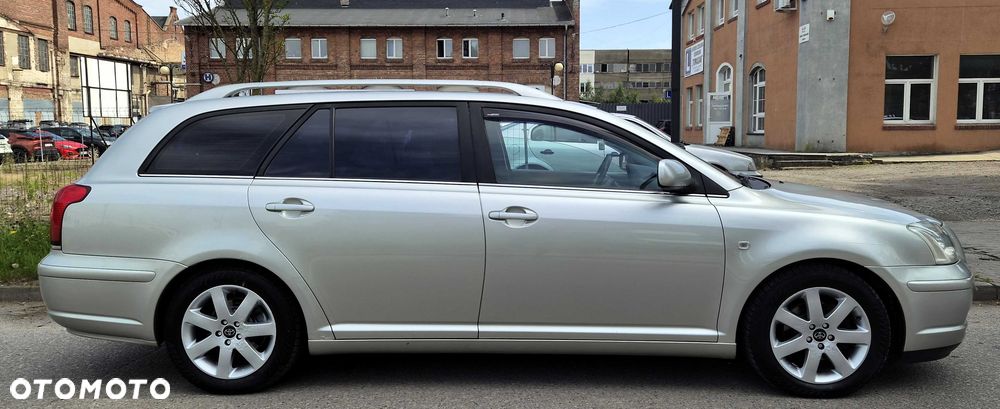 Toyota Avensis - 4