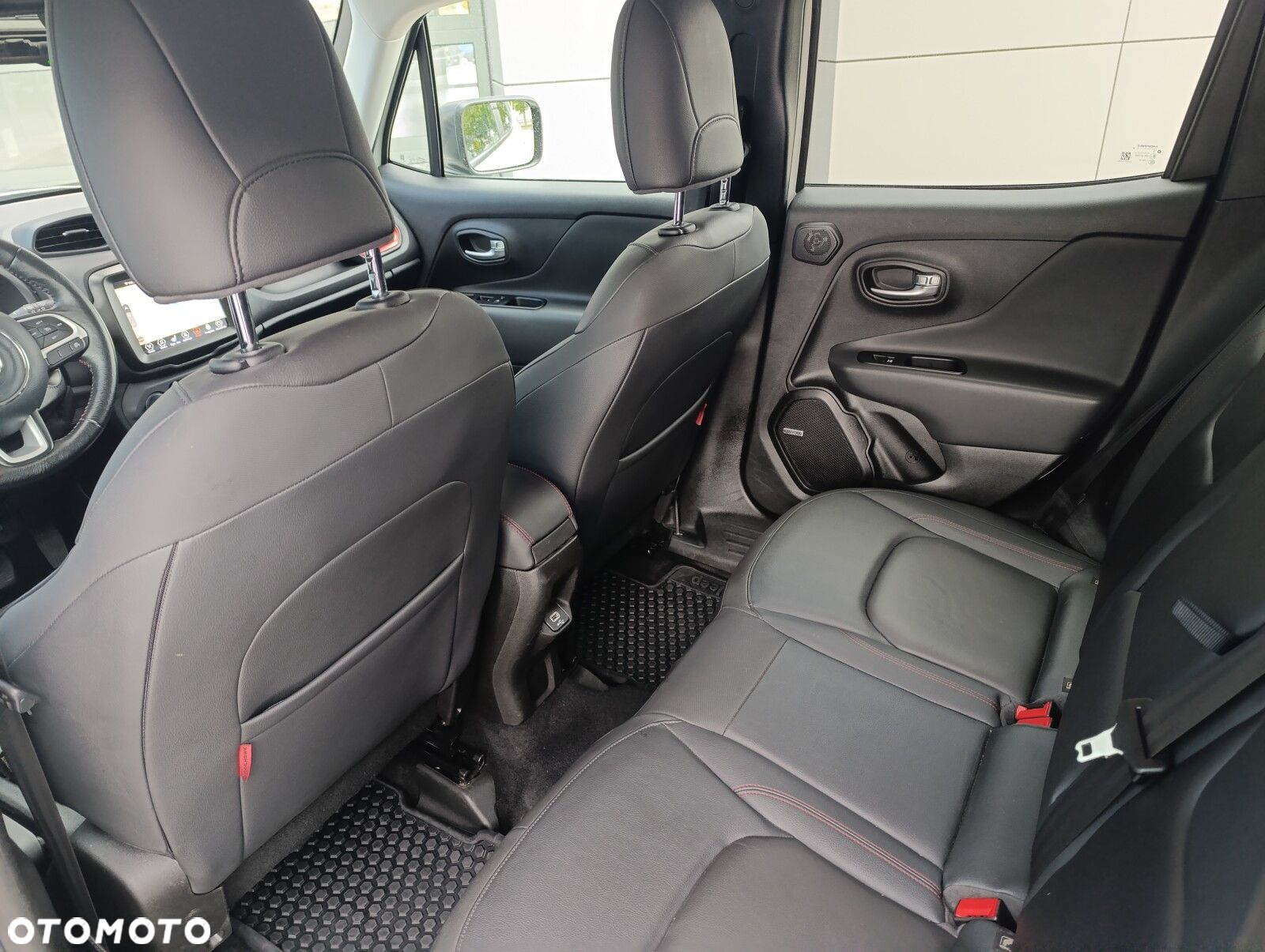 Jeep Renegade - 12