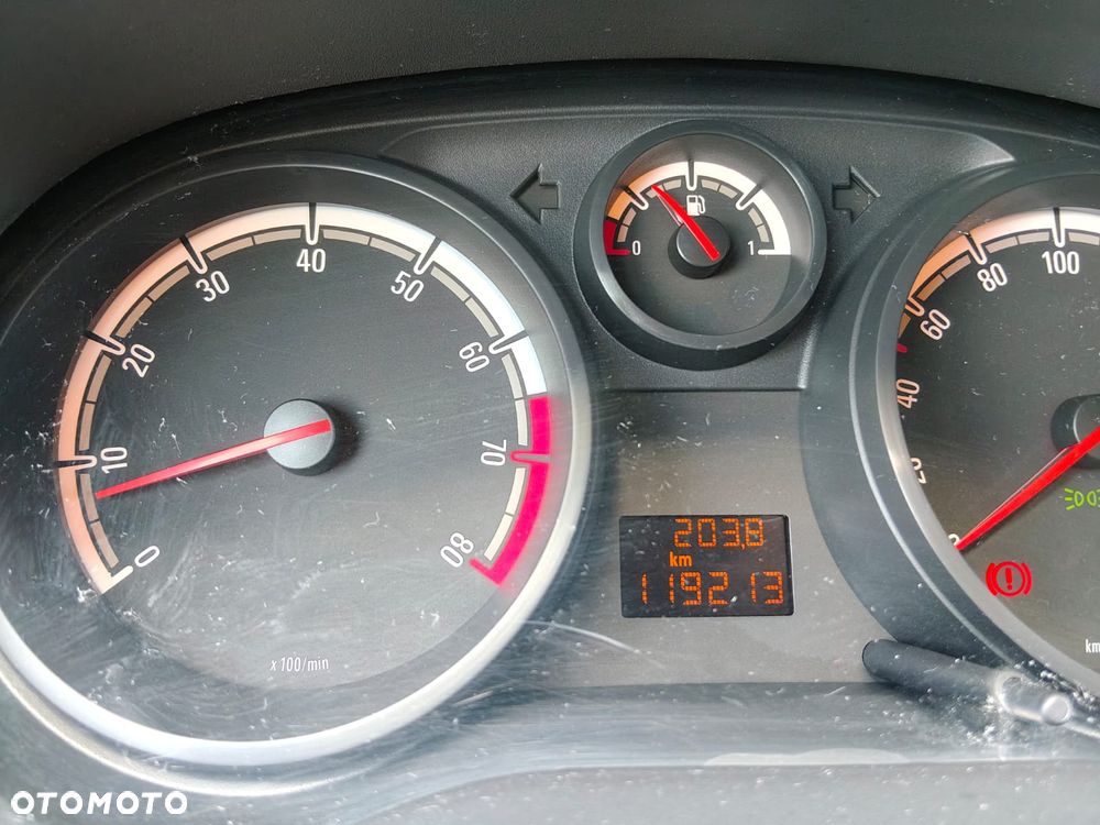 Opel Corsa 1.2 16V Essentia - 2