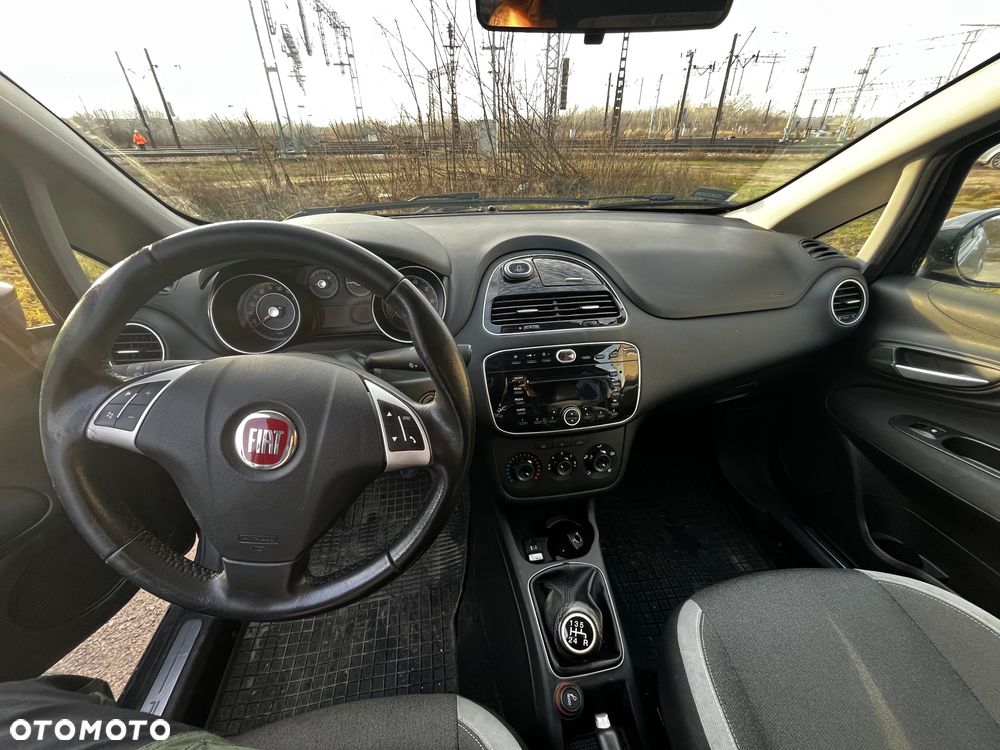 Fiat Punto 2012 1.4 Easy S&S - 11