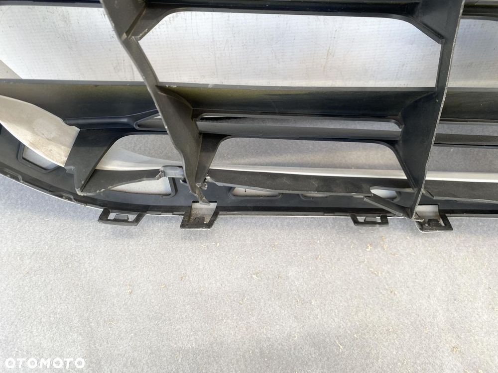 SPRINTER 907 910 17- ATRAPA GRILL PRZEDNI MASKOWNICA PRZÓD Z RAMKĄ BIAŁĄ - 12