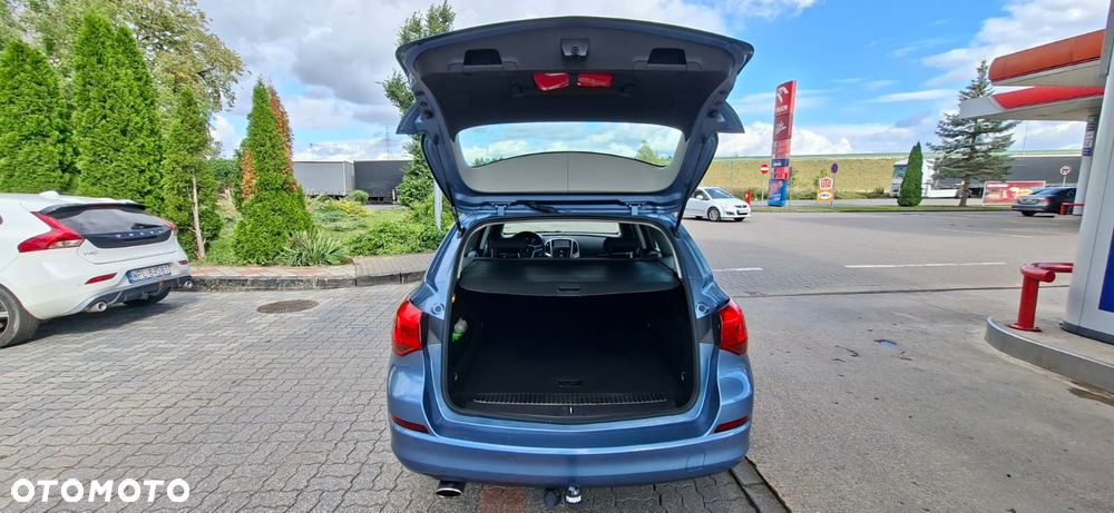 Opel Astra 1.6 Turbo Design Edition - 27