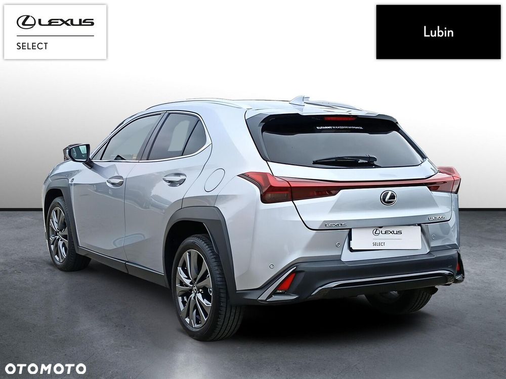 Lexus UX 300h F Sport Design - 4