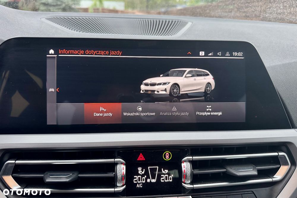 BMW Seria 3 330i Sport Line - 29