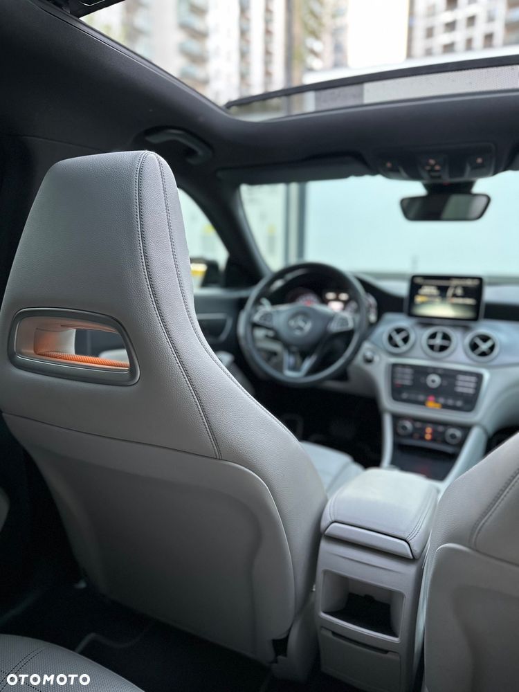 Mercedes-Benz CLA 200 7G-DCT UrbanStyle Edition - 8