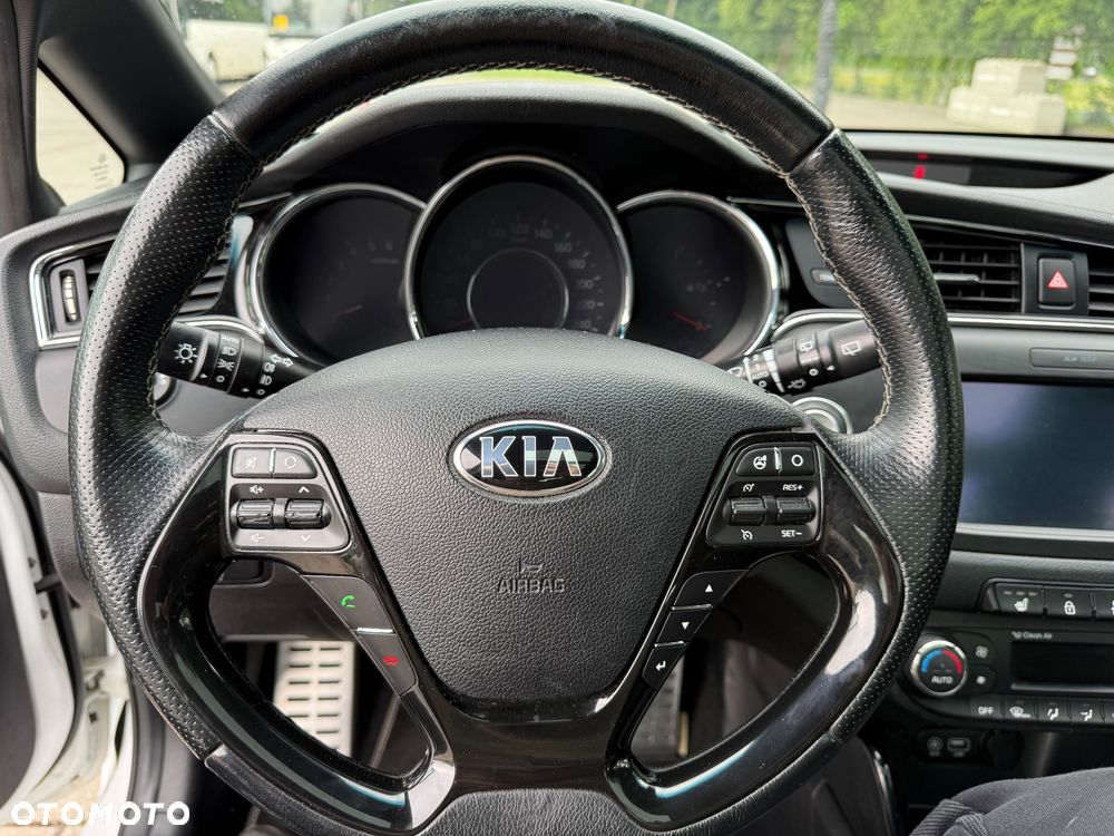 Kia Ceed 1.6 CRDi 136 ISG GT Line - 13
