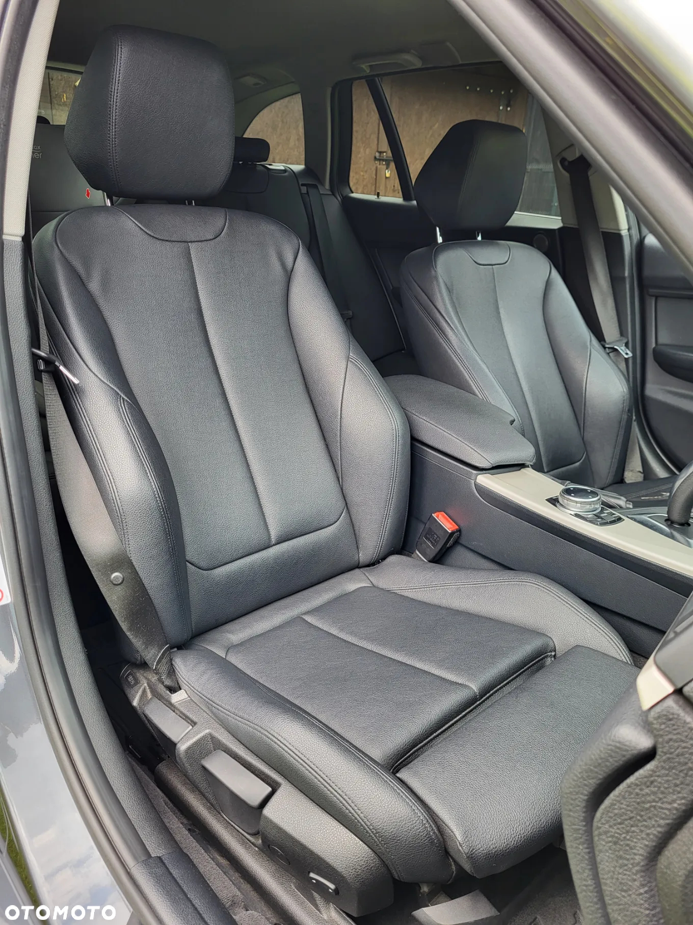 BMW Seria 3 318d Touring - 21