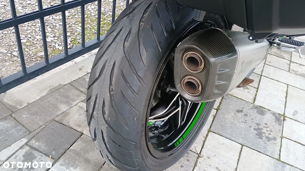 Kawasaki Ninja H2 SX - 23