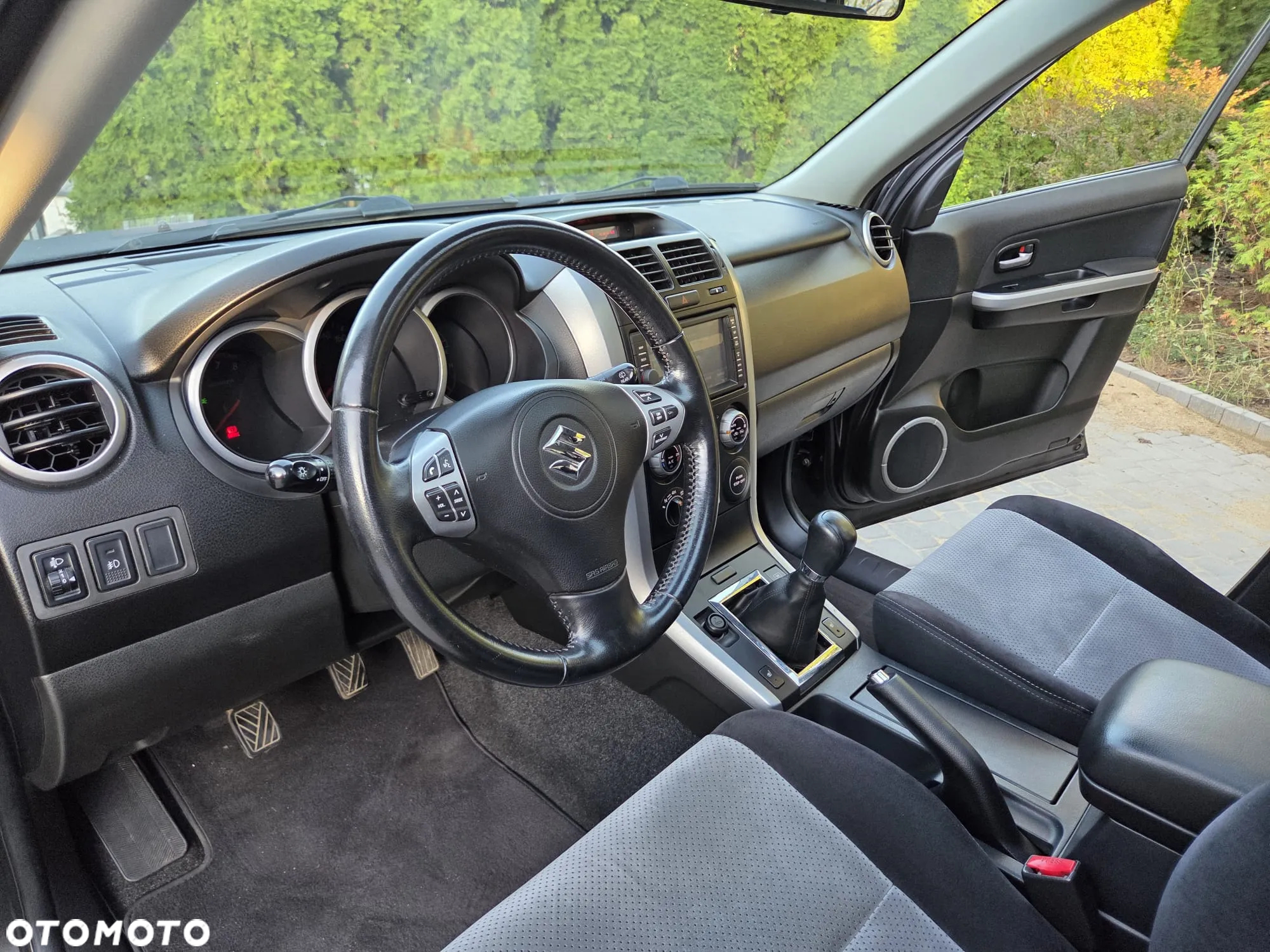 Suzuki Grand Vitara 2.0 De luxe - 23