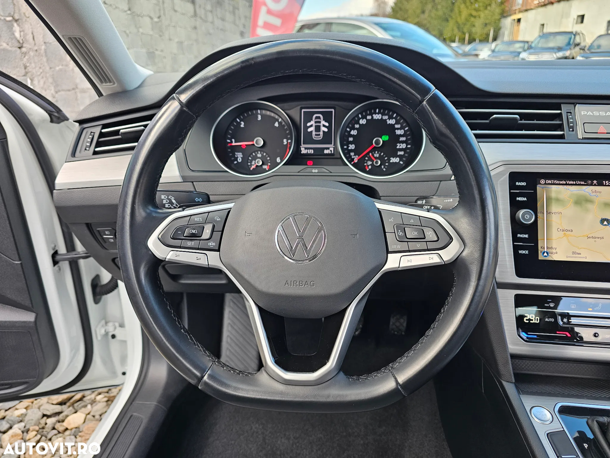 Volkswagen Passat 2.0 TDI SCR DSG - 34