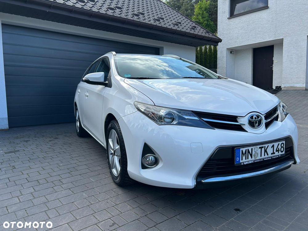 Toyota Auris 1.6 Premium - 6