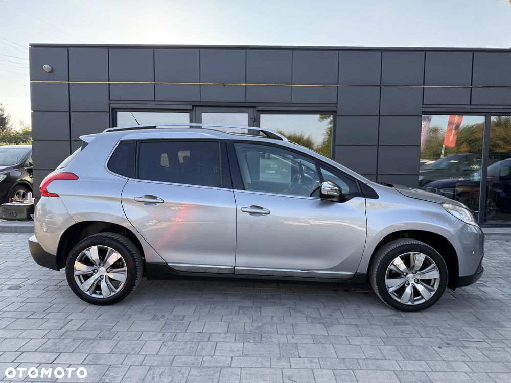 Peugeot 2008 1.2 Pure Tech Allure S&S - 29