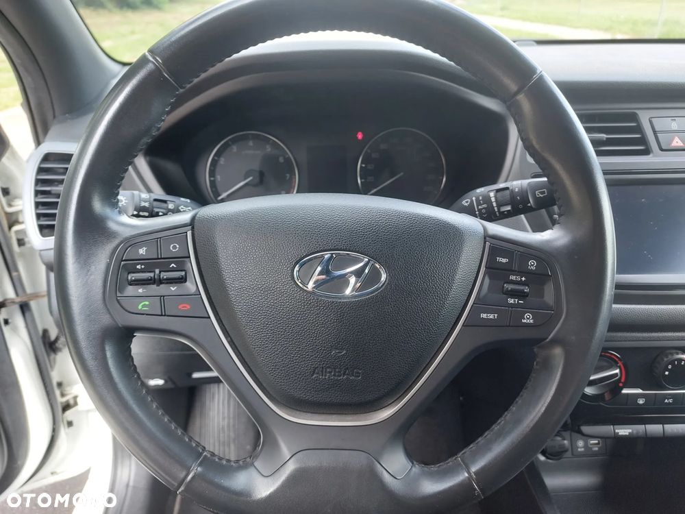 Hyundai i20 - 17
