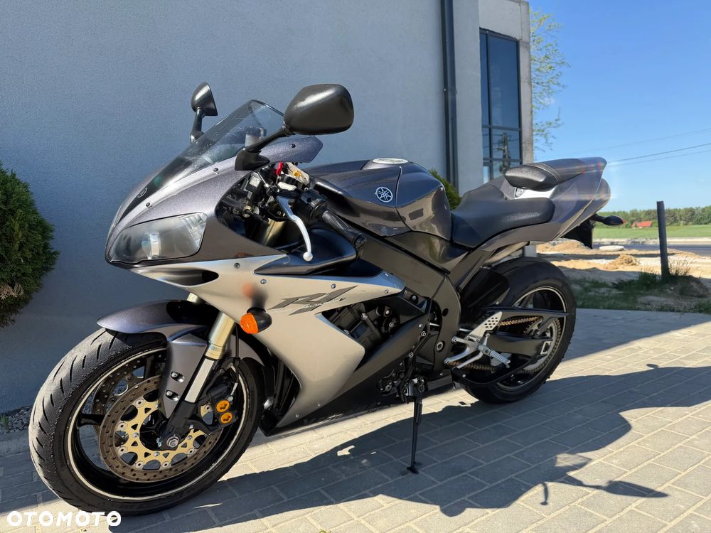 Yamaha R1 - 7