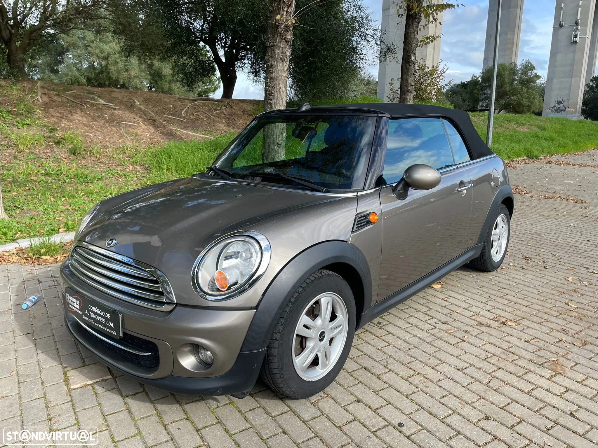 MINI Cabrio Cooper D - 9