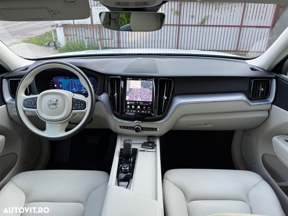 Volvo XC 60 B4 MHEV AT8 AWD Momentum Pro - 5