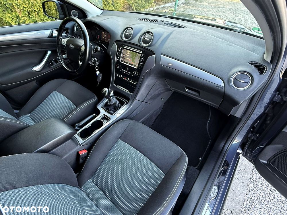 Ford Mondeo - 28