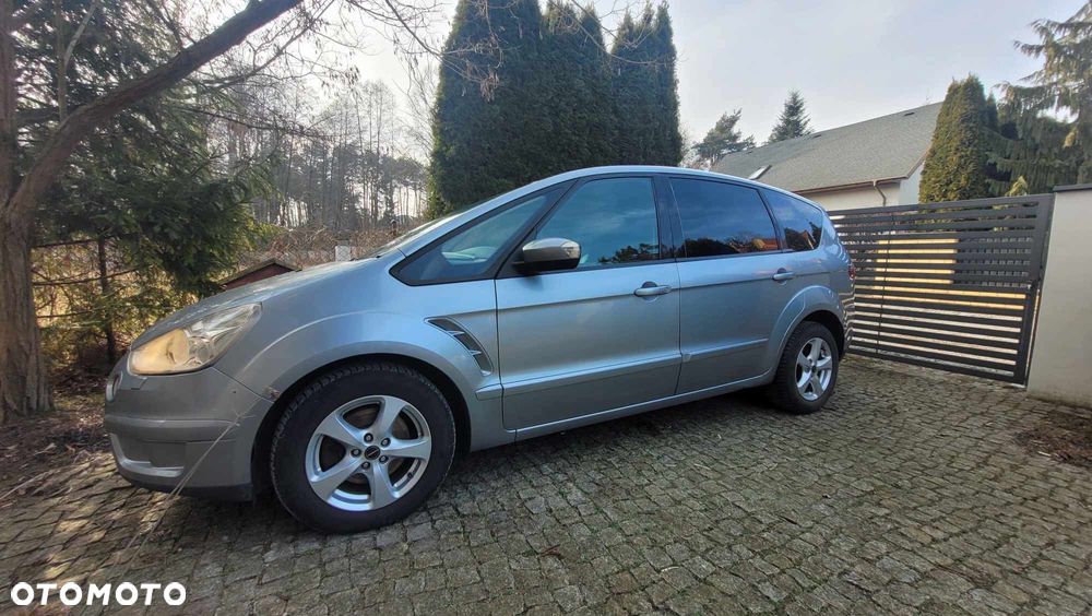 Ford S-Max - 17