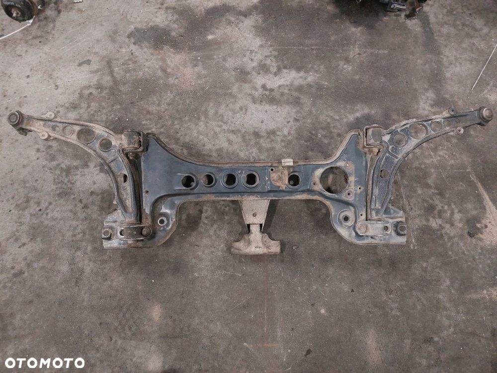 SANKI WÓZEK KOŁYSKA SILNIKA FIAT PUNTO I 1.1 8V - 6