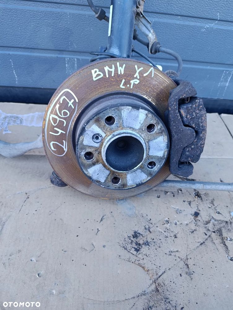 BMW 1 E81 116i 1.6 B ZWROTNICA LEWA PRZÓD PRZEDNIA WAHACZ - 2