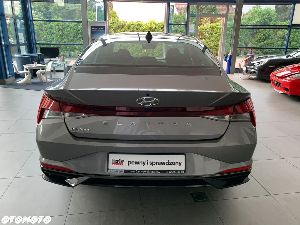 Hyundai Elantra 1.6 Smart - 5
