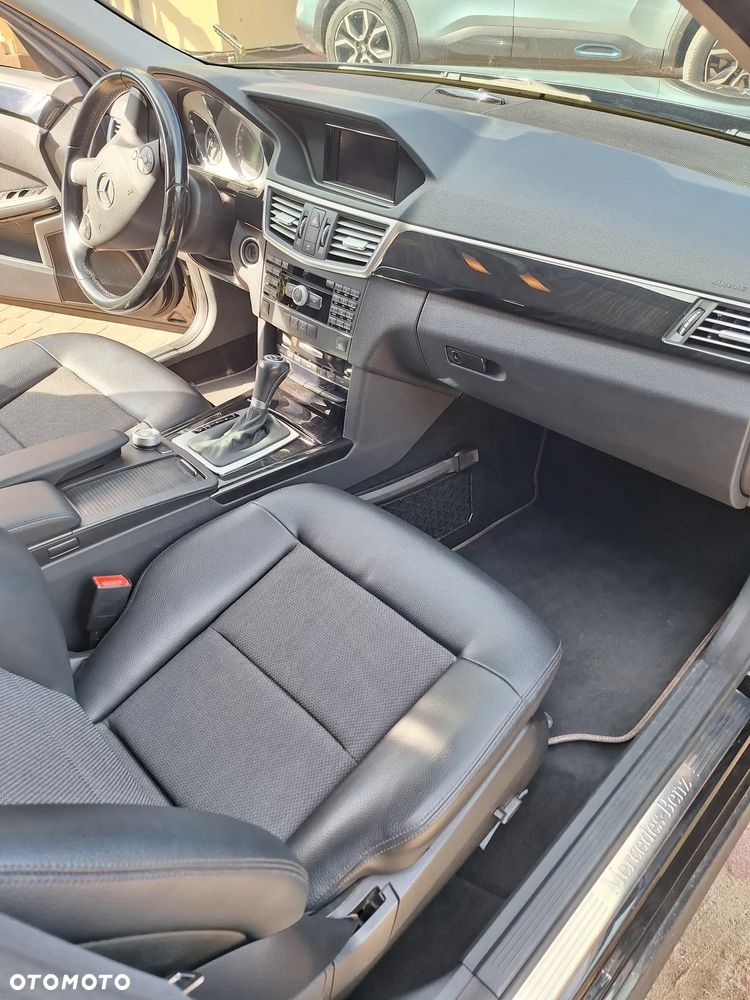 Mercedes-Benz Klasa E 250 CGI BlueEff Avantgarde - 11