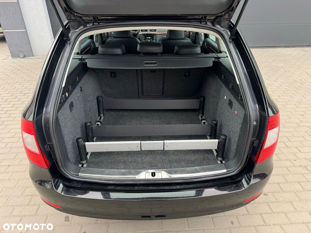 Skoda Superb 2.0 TDI PD Elegance - 33