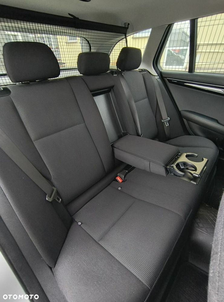 Mercedes-Benz Klasa C 200 CDI DPF (BlueEFFICIENCY) Elegance - 19