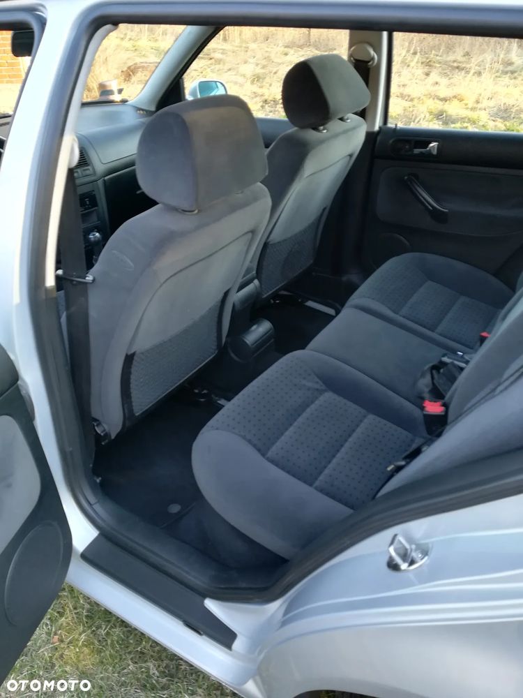 Volkswagen Golf 1.6 Comfortline - 15