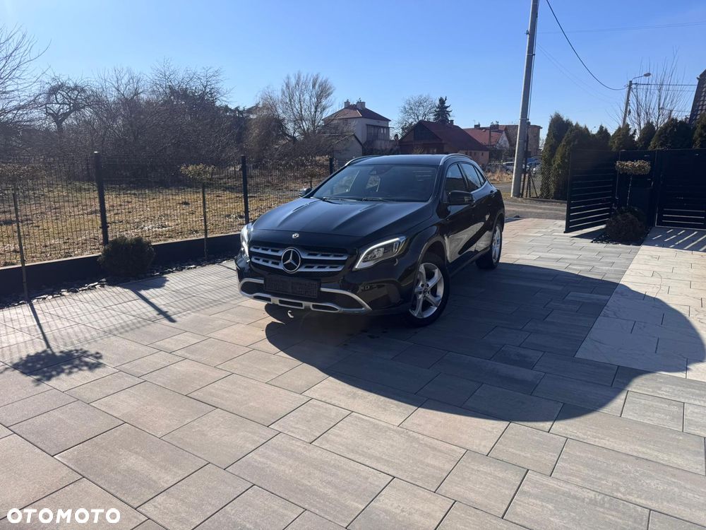 Mercedes-Benz GLA 180 d - 1