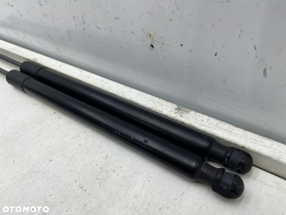 Siłownik VW Golf 7 VII 12-20r. HB 5Drzwi teleskop sprężyna gazowa bagażnika klapy KOMPLET 5g6827550c - 5