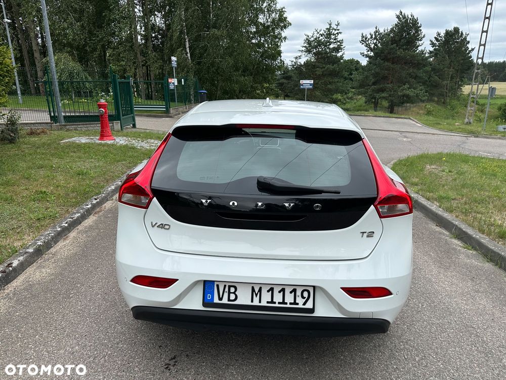 Volvo V40 T2 - 8