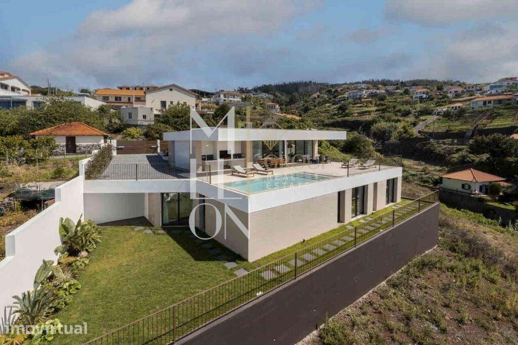 Moradia T3 Isolada | Alojamento Local | Piscina infinita | Estreito da - Grande imagem: 2/33