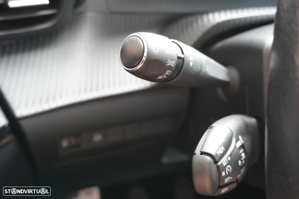 Peugeot 208 1.2 PureTech Allure — fotografia 12