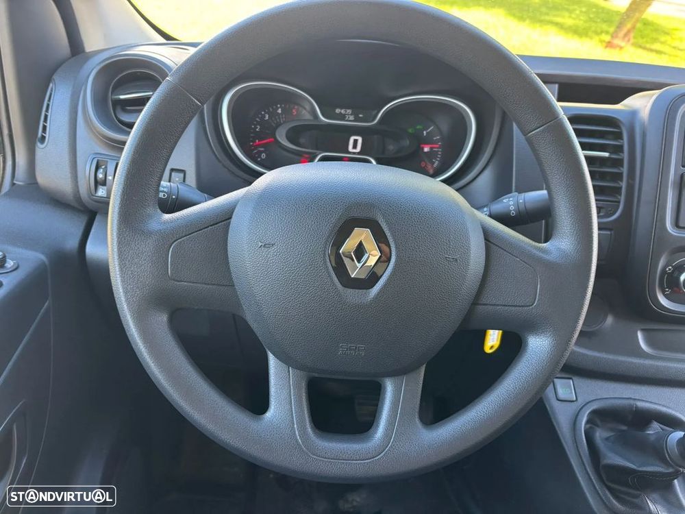 Renault Trafic 2.0 DCI IVA DEDUTIVEL A/C - 16