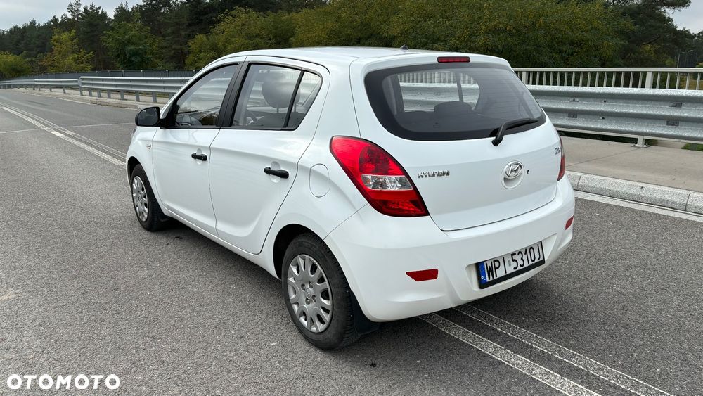 Hyundai I20 2011 photo 3