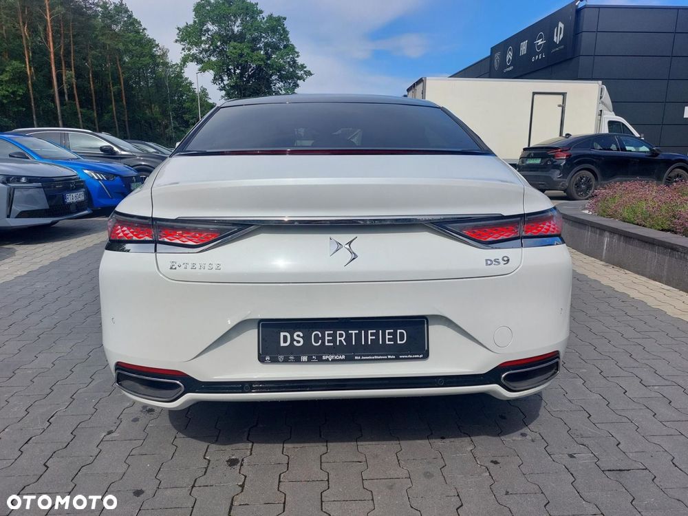 DS Automobiles N°8 - 4